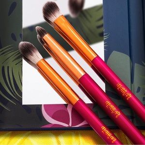 Alamar Brush Trio